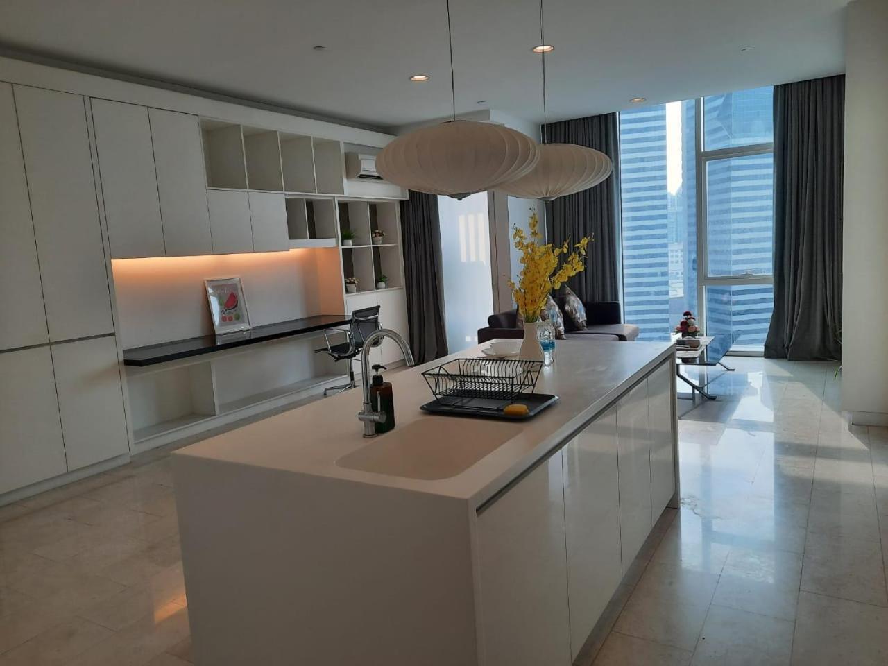 Platinum By Luxury *